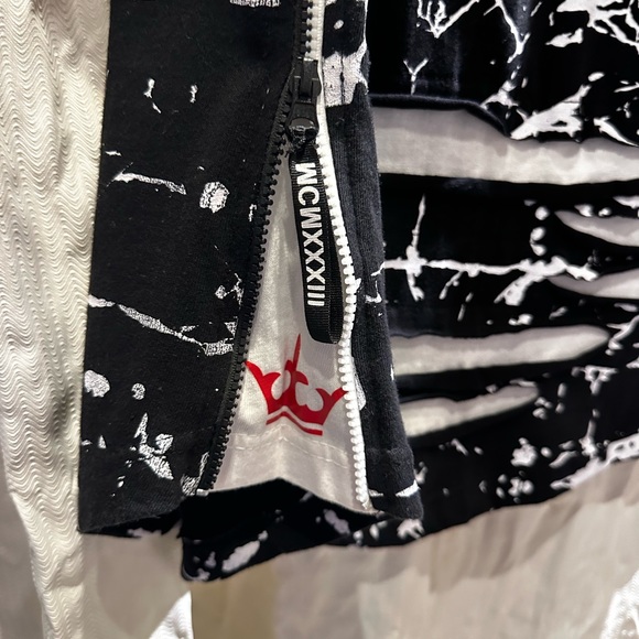 Red Ape XL scallop Shirt - Picture 8 of 9